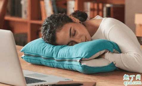 睡觉和护肤哪个对皮肤的影响更大