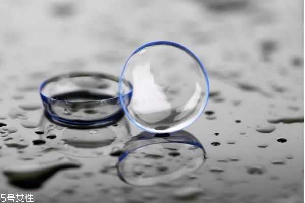 如何挑选隐形眼镜？初学者怎么戴隐形眼镜