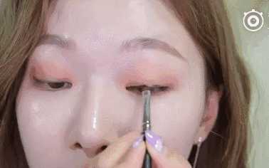 内双眼皮画眼妆技巧 先画眼妆还是先贴双眼皮贴