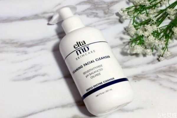 用完洗面奶后脸很紧绷起皮怎么办？弱酸性洗面奶排行榜