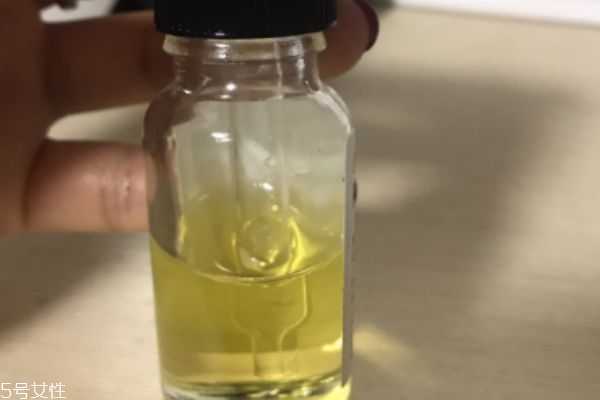 芭比布朗75号精油怎么样 芭比布朗75号精油怎么样