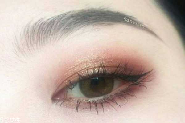 画眼妆要准备哪些东西？画眼妆要注意什么