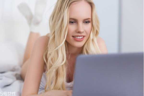 化妆水要放冰箱吗