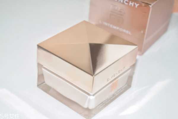 纪梵希时光无痕系列适合什么年龄 20岁以上的任何肤质