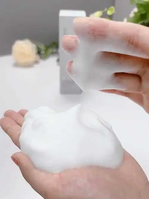 洁面慕斯可以直接涂脸上吗?洁面慕斯涂完要洗掉吗 洁面慕斯可以直接涂脸上吗?洁面慕斯涂完要洗掉吗