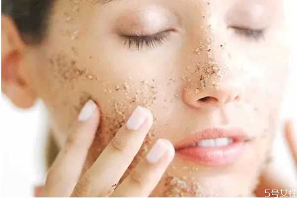 化完妆脸上搓泥怎么办 化了妆为什么会搓泥