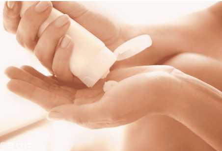 一次性洗脸巾好还是毛巾好