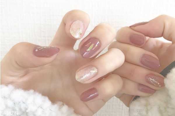 灰色系美甲有哪些 灰色系美甲图片大全