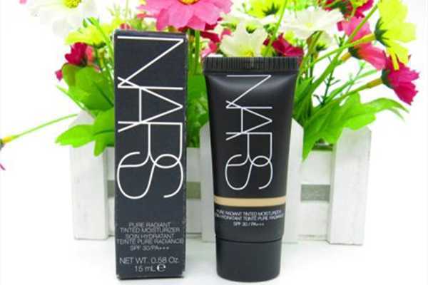 NARS光润盈采修颜乳隔离