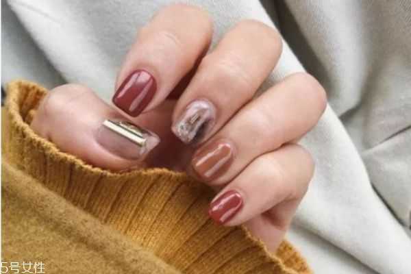 女生秋冬做什么美甲好看？冬季美甲这几款最显气质