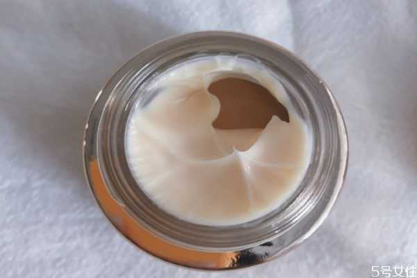 兰蔻菁纯国内国外的有区别吗？兰蔻菁纯眼霜值得买吗