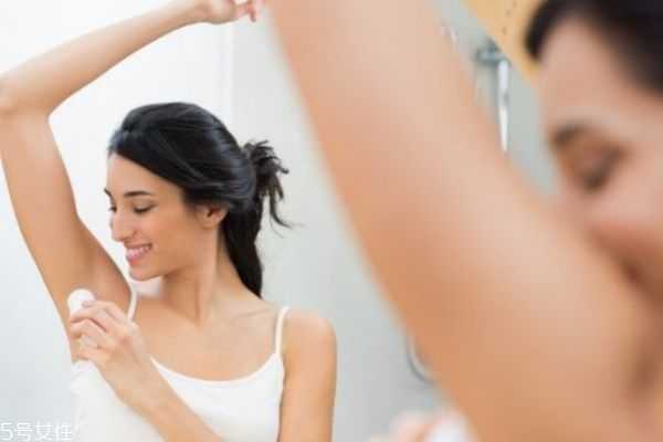 腋下黑色素怎么去除 腋下黑色素怎么去除