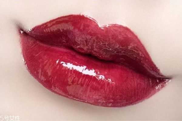 哪些色号口红比较适合冷皮？适合冷皮的口红颜色