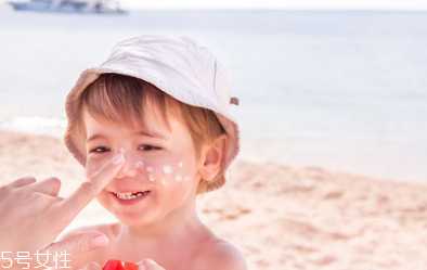 长痘痘可以涂防晒霜吗？适合痘痘肌的防晒霜