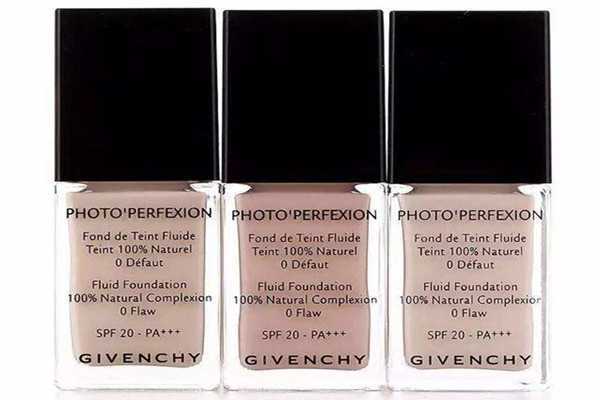 纪梵希柔雾丝绒粉底液