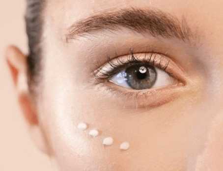 眼霜应该用在护肤的哪个步骤? 眼霜应该用在护肤的哪个步骤?