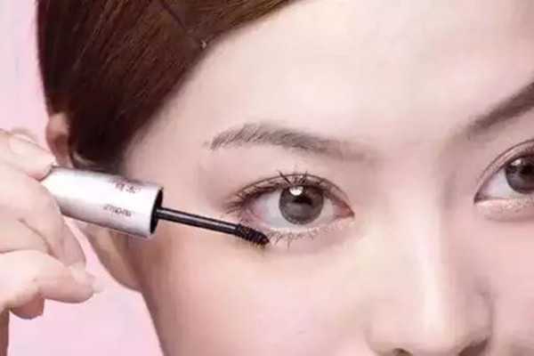 怎样刷睫毛膏不结块?怎样刷睫毛膏好看呢 怎样刷睫毛膏不结块?怎样刷睫毛膏好看呢