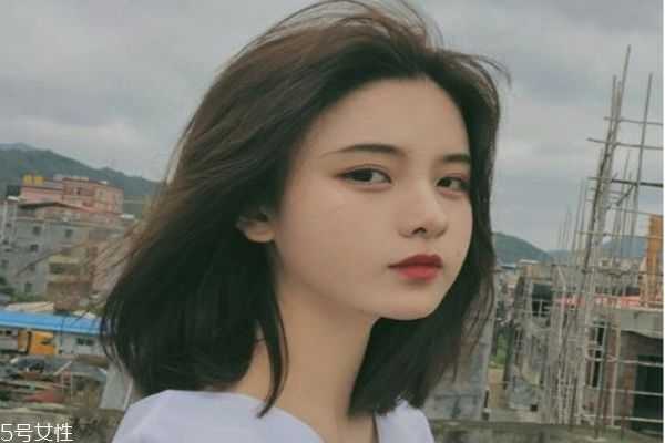 什么颜色头发显白 显白的发色