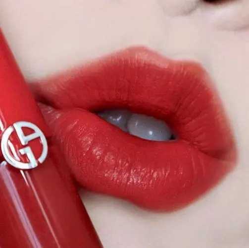 新年送女朋友什么口红比较好_给女生送口红选择什么色号 新年送女朋友什么口红比较好_给女生送口红选择什么色号