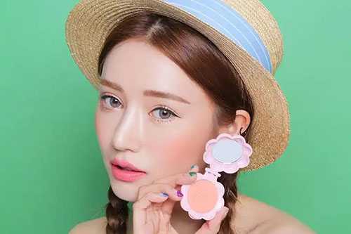 腮红和修容粉的区别是什么 腮红和修容粉的区别是什么