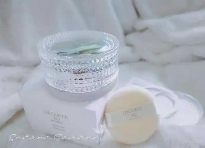 散粉和定妆喷雾都要用吗