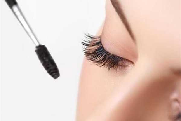 睫毛膏的正确涂法 睫毛膏的正确涂法