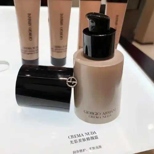 粉底霜涂抹需要什么工具?粉底霜可以直接用手涂吗 粉底霜涂抹需要什么工具?粉底霜可以直接用手涂吗