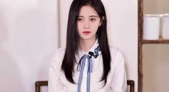 鞠婧祎原名叫什么？原名鞠婧伊改过一个字