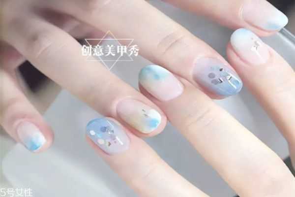 晕染美甲有哪些?线条晕染美甲教程 晕染美甲有哪些?线条晕染美甲教程