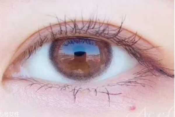 戴美瞳眼睛疼怎么办？新手第一次怎么戴美瞳