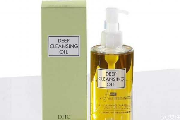 用卸妆油会不会长闭口？卸妆油用了长闭口怎么办