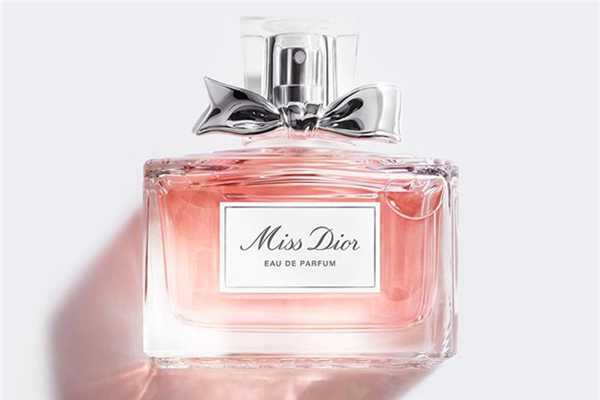 迪奥香水怎么分辨是不是正品