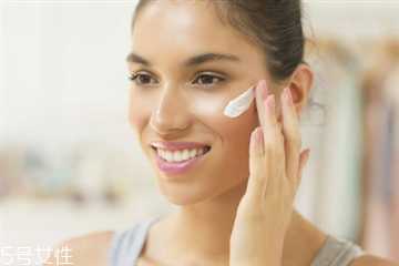 30岁用什么护肤品好 不要让细纹在你脸上停留