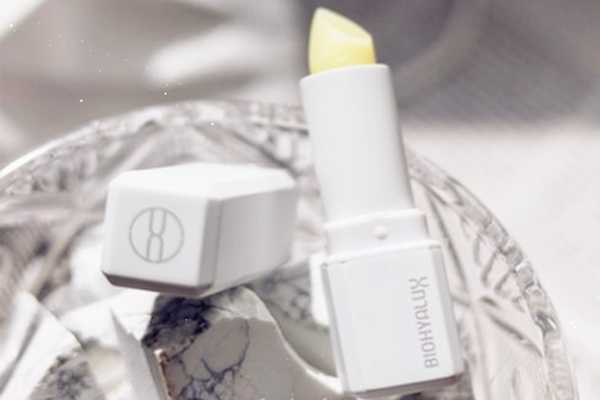 润百颜唇膏孕妇可以用吗 润百颜唇膏孕妇可以用吗