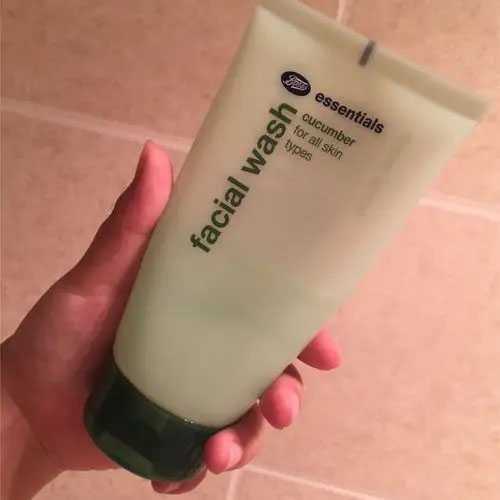 敏感肌肤可以使用洁面胶吗 敏感肌肤可以使用洁面胶吗