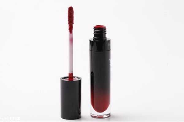 40岁适合什么颜色口红？适合40岁女人的口红