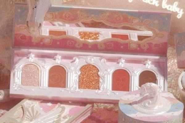 花知晓独角兽眼影盘好用吗？花知晓独角兽眼影盘是哑光的吗