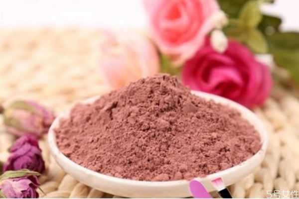 玫瑰粉做面膜的功效与作用 玫瑰面膜怎么用 玫瑰粉做面膜的功效与作用 玫瑰面膜怎么用