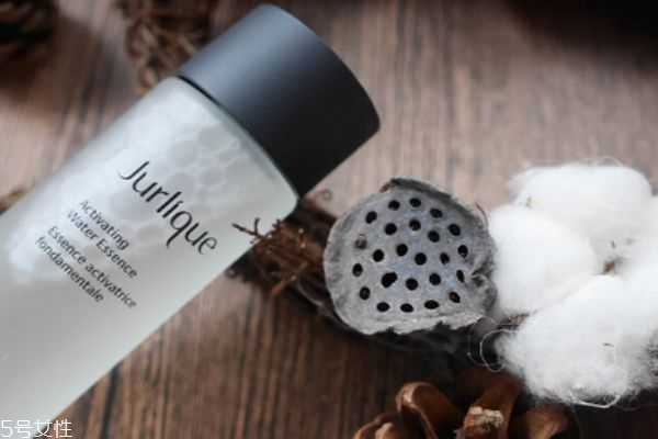 茱莉蔻精华水好用吗