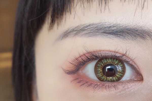 戴美瞳能滴眼药水吗 戴美瞳能滴眼药水吗