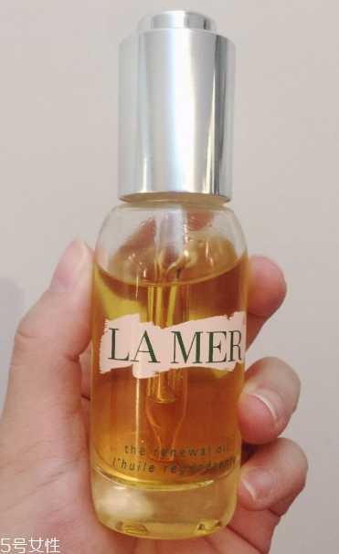 精华油适合油性肌肤吗