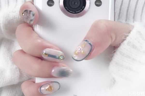 光疗胶在什么时候用 光疗胶在什么时候用