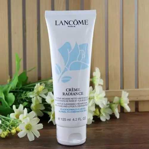 洁面霜可以去角质吗