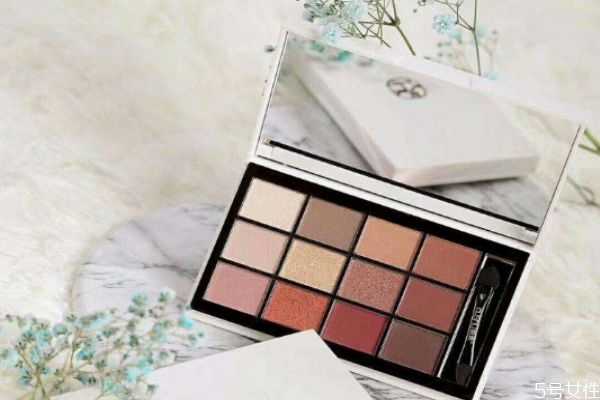 眼影当腮红有害处吗?眼影当腮红有什么危害 眼影当腮红有害处吗?眼影当腮红有什么危害