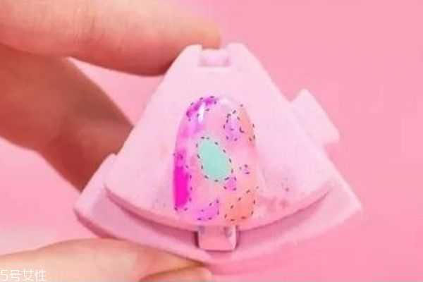 美甲渐变色怎么晕染的 如何做渐变美甲