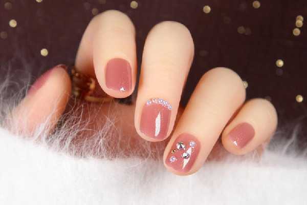 穿戴甲对指甲有伤害吗 穿戴甲对指甲有伤害吗