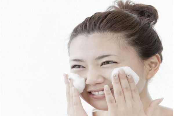 洁面膏和洁面啫喱的区别