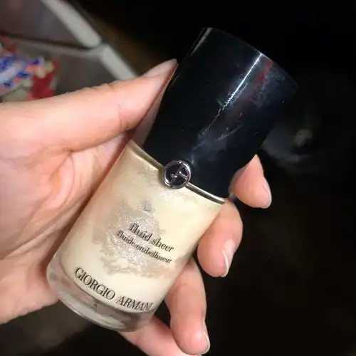 肤色修颜液和绿色修颜液的区别 肤色修颜液和绿色修颜液的区别