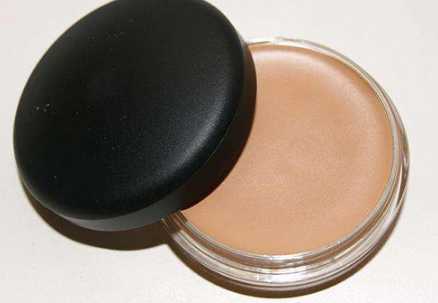 气垫bb霜和遮瑕膏哪个先用?遮瑕膏和气垫的使用顺序 气垫bb霜和遮瑕膏哪个先用?遮瑕膏和气垫的使用顺序