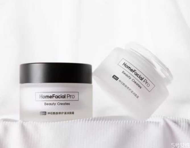 保湿面霜开了一年还能用吗?保湿面霜的主要成分是什么 保湿面霜开了一年还能用吗?保湿面霜的主要成分是什么